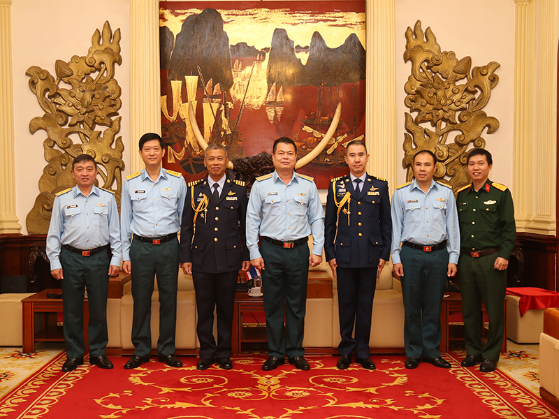 Tùy viên Không quân Thái Lan chào xã giao thủ trưởng Bộ Tư lệnh Quân chủng Phòng không - Không quân
