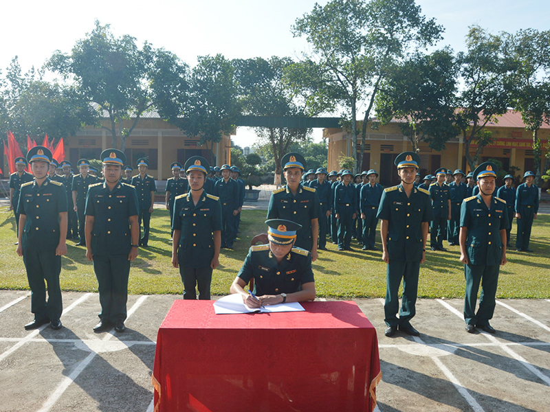 Trung đoàn 284 phát động thi đua cao điểm chào mừng kỷ niệm 50 năm Chiến thắng “Hà Nội  -Điện Biên Phủ trên không”