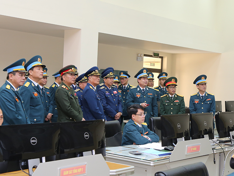 Tư lệnh Không quân nước Cộng hòa dân chủ nhân dân Lào làm việc tại Quân chủng Phòng không - Không quân