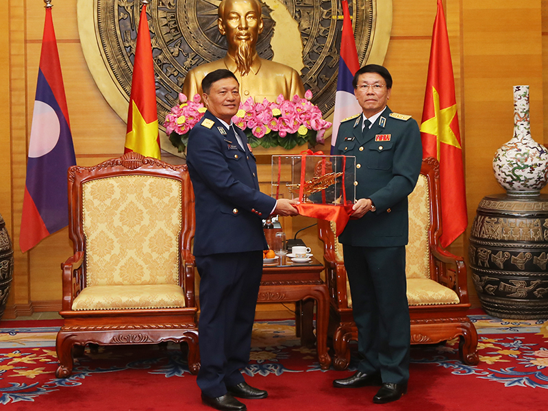 Tư lệnh Không quân nước Cộng hòa dân chủ nhân dân Lào làm việc tại Quân chủng Phòng không - Không quân