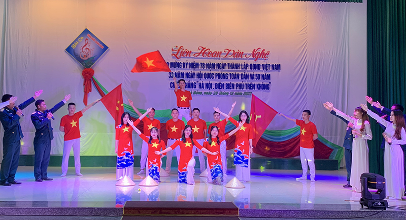 Sư đoàn 375 tổ chức Liên hoan văn nghệ chào mừng kỷ niệm 50 năm Chiến thắng “Hà Nội - Điện Biên Phủ trên không”