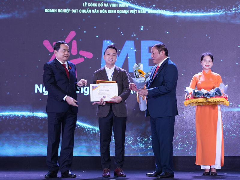 MB được vinh danh “Doanh nghiệp đạt chuẩn văn hóa kinh doanh Việt Nam” 2022MB được vinh danh “Doanh nghiệp đạt chuẩn văn hóa kinh doanh Việt Nam” 2022