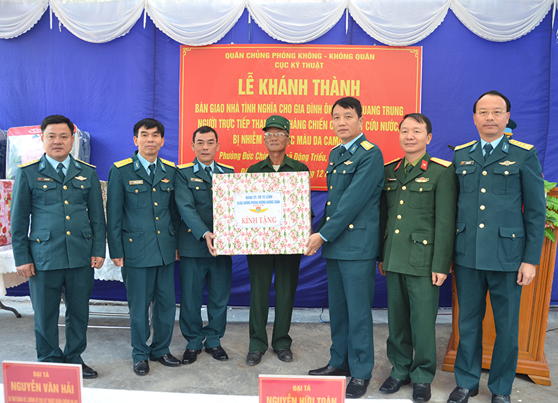 Cục Kỹ thuật Quân chủng Phòng không-Không quân khánh thành và bàn giao nhà tình nghĩa tặng gia đình ông Trần Quang Trung
