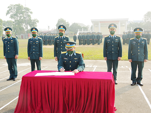 Các đơn vị trong Quân chủng Phòng không - Không quân tổ chức Lễ ra quân huấn luyện năm 2022