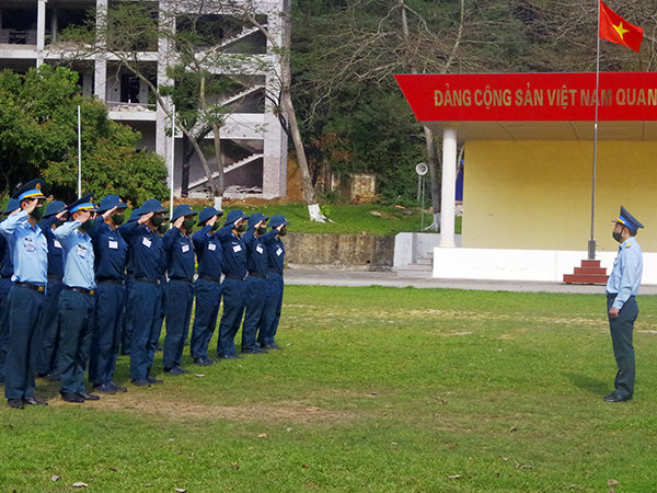 Sư đoàn 363 tổ chức Hội thi cán bộ trung đoàn huấn luyện điều lệnh giỏi năm 2022