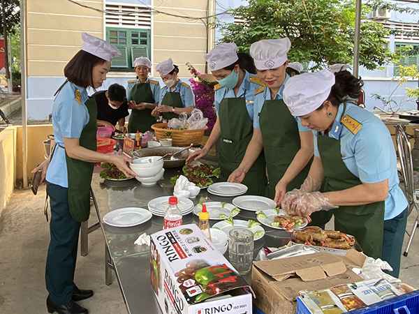 Hội Phụ nữ Sư đoàn 370 tổ chức Hội thi nấu ăn