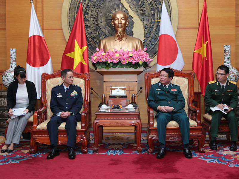 Tham mưu trưởng Lực lượng Tự vệ trên không Nhật Bản thăm và làm việc tại Quân chủng Phòng không - Không quân