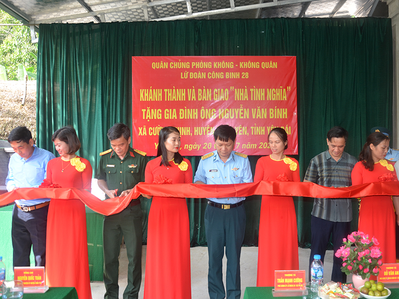 Lữ đoàn Công binh 28 khánh thành và bàn giao “Nhà tình nghĩa” tặng gia đình ông Nguyễn Văn Bính