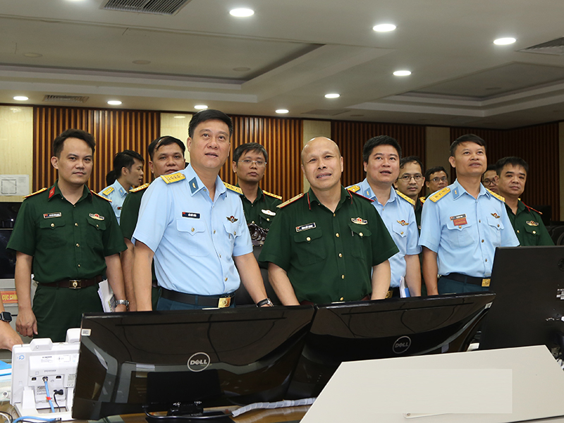 Đoàn khảo sát của Ban soạn thảo Đề án chuyển đổi số Bộ Quốc phòng khảo sát nghiệp vụ và hạ tầng CNTT tại Quân chủng PK-KQ
