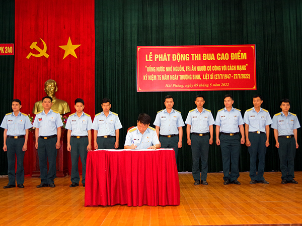 Trung đoàn 240 phát động đợt thi đua điểm kỷ niệm 75 năm Ngày Thương binh, liệt sĩ