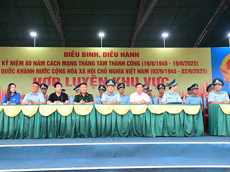 Đại học Bách khoa Hà Nội thăm động viên  cán bộ, chiến sĩ Quân chủng PK-KQ là nhiệm vụ A80