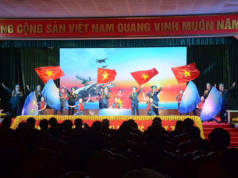 Sư đoàn 372 kỷ niệm 50 năm ngày truyền thống và đón nhận Huân chương bảo vệ Tổ quốc hạng Nhì