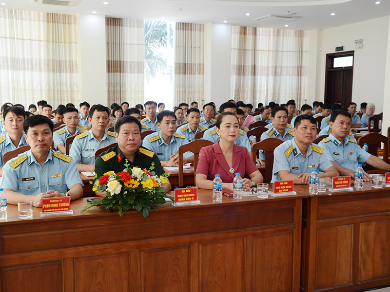 Quân chủng Phòng không - Không quân tập huấn công tác thư viện năm 2025