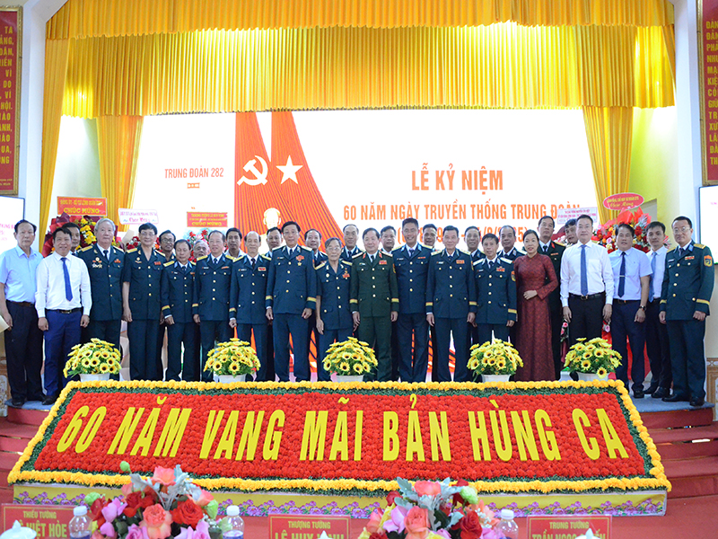 Trung đoàn 282 tổ chức Lễ kỷ niệm 60 năm Ngày truyền thống