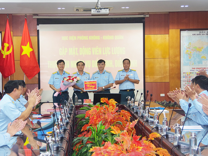 Học viện Phòng không - Không quân Gặp mặt, động viên lực lượng thực hiện nhiệm vụ diễu binh, diễu hành.