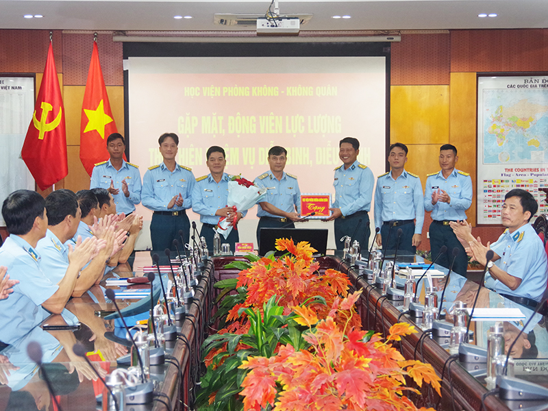 Học viện Phòng không - Không quân Gặp mặt, động viên lực lượng thực hiện nhiệm vụ diễu binh, diễu hành.
