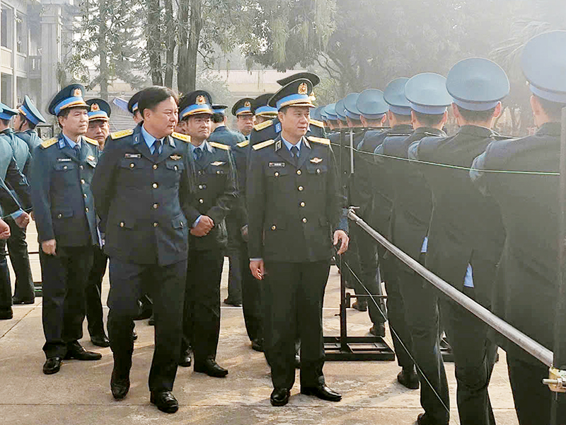 Quân chủng Phòng không - Không quân kiểm tra công tác huấn luyện diễu binh, diễu hành tại Lễ kỷ niệm 50 năm Ngày giải phóng Miền Nam, thống nhất đất nước