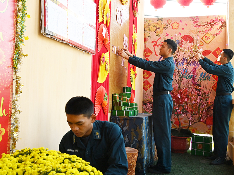 Vui Xuân an toàn, sẵn sàng chiến đấu cao ở Lữ đoàn Thông tin 26