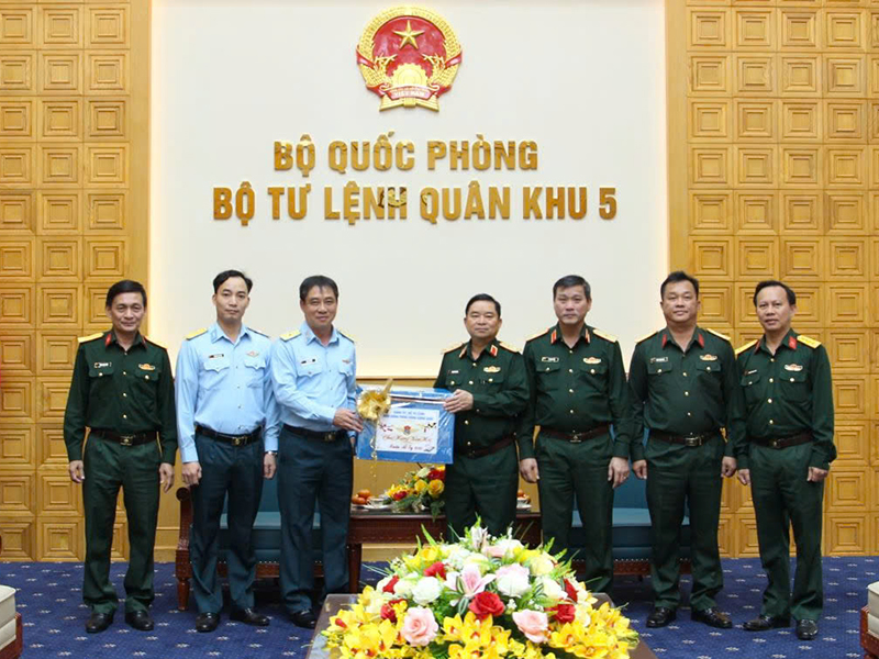 Quân chủng Phòng không - Không quân kiểm tra sẵn sàng chiến đấu và tổ chức Tết Nguyên đán Ất Tỵ năm 2025 đối với các đơn vị khu vực miền Trung