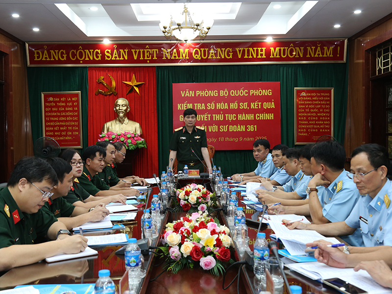 Bộ Quốc phòng kiểm tra số hóa hồ sơ, kết quả giải quyết thủ tục hành chính năm 2025 tại Quân chủng Phòng không - Không quân