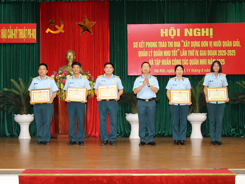 Quân chủng Phòng không - Không quân sơ kết Phong trào Thi đua “Xây dựng đơn vị nuôi quân giỏi, quản lý quân nhu tốt”, giai đoạn 2020 - 2025 và tập huấn công tác Quân nhu năm 2025