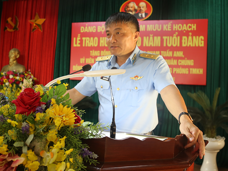 Đảng bộ Phòng Tham mưu - Kế hoạch trao tặng Huy hiệu 30 năm tuổi Đảng