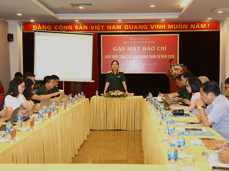 Gặp mặt báo chí giới thiệu công tác tuyển sinh quân sự năm 2025