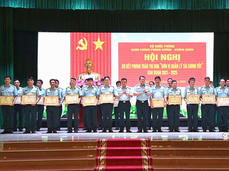 Tạo nền tảng vững chắc xây dựng Quân chủng “Cách mạng, chính quy, tinh nhuệ, hiện đại”