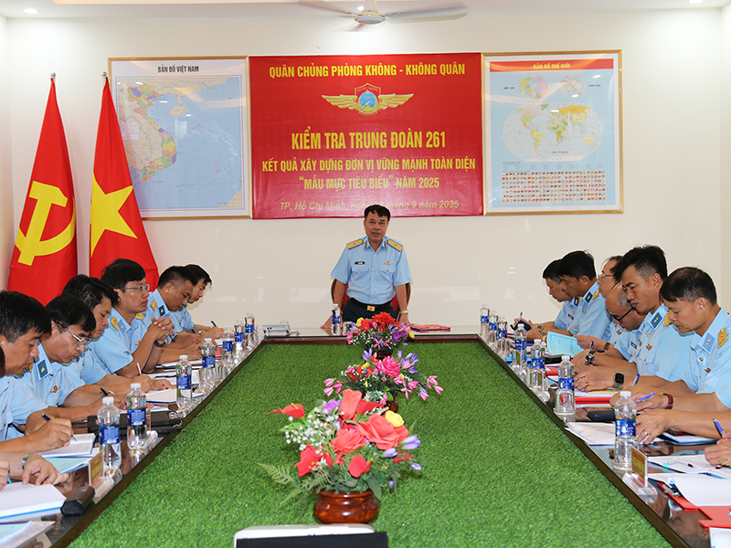Quân chủng Phòng không - Không quân kiểm tra xây dựng đơn vị vững mạnh toàn diện “mẫu mực, tiêu biểu” tại Trung đoàn 917 và Trung đoàn 261
