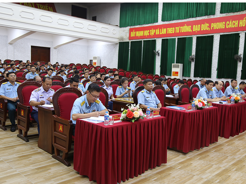 Cục Hậu cần - Kỹ thuật Quân chủng PK-KQ khai giảng lớp đào tạo chuyển loại Bác sĩ Y học Hàng không và tập huấn Y học Hàng không cho cán bộ Quân đội Nhân dân Lào năm 2025