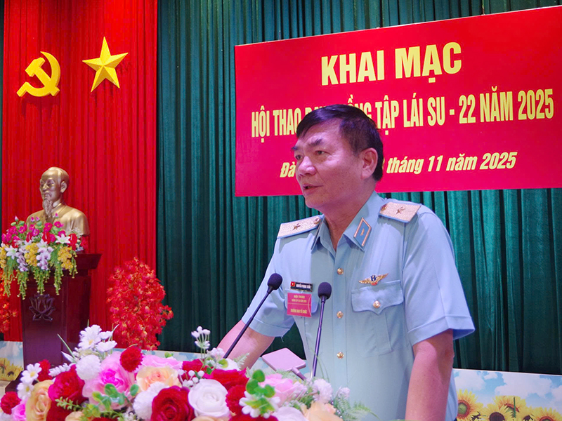 Quân chủng Phòng không - Không quân khai mạc Hội thao bay buồng tập lái máy bay Su-22 năm 2025