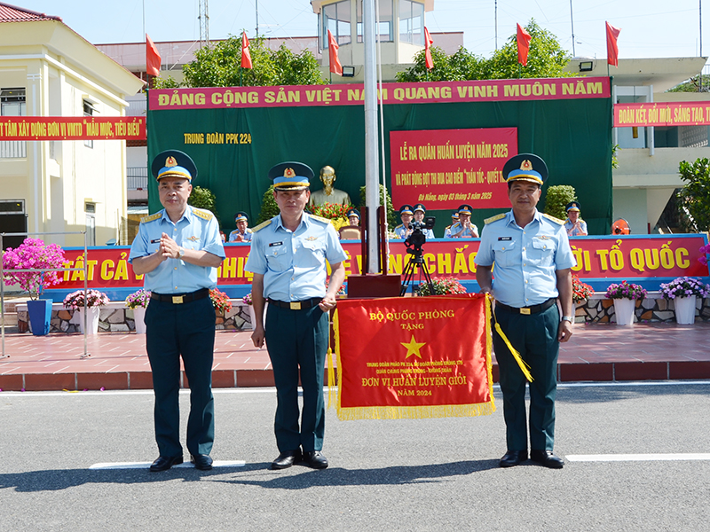 Các đơn vị trong Quân chủng Phòng không - Không quân đồng loạt tổ chức Lễ ra quân huấn luyện năm 2025