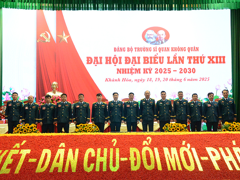 Lãnh đạo Trường Sĩ quan Không quân “Cách mạng, chính quy, chuẩn hóa, hiện đại”