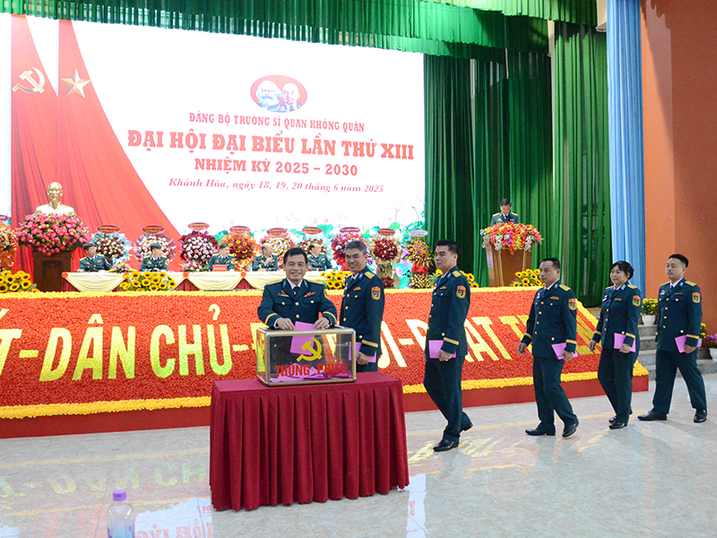 Lãnh đạo Trường Sĩ quan Không quân “Cách mạng, chính quy, chuẩn hóa, hiện đại”