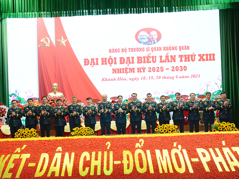 Lãnh đạo Trường Sĩ quan Không quân “Cách mạng, chính quy, chuẩn hóa, hiện đại”