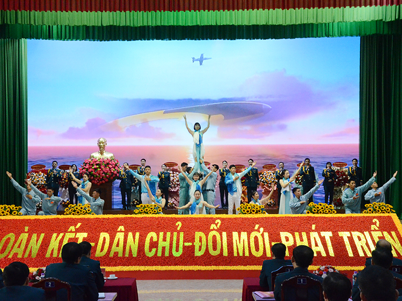 Lãnh đạo Trường Sĩ quan Không quân “Cách mạng, chính quy, chuẩn hóa, hiện đại”
