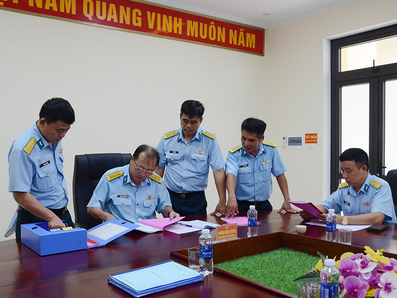 Quân chủng Phòng không - Không quân kiểm tra xây dựng đơn vị vững mạnh toàn diện “mẫu mực, tiêu biểu” các đơn vị khu vực miền Trung