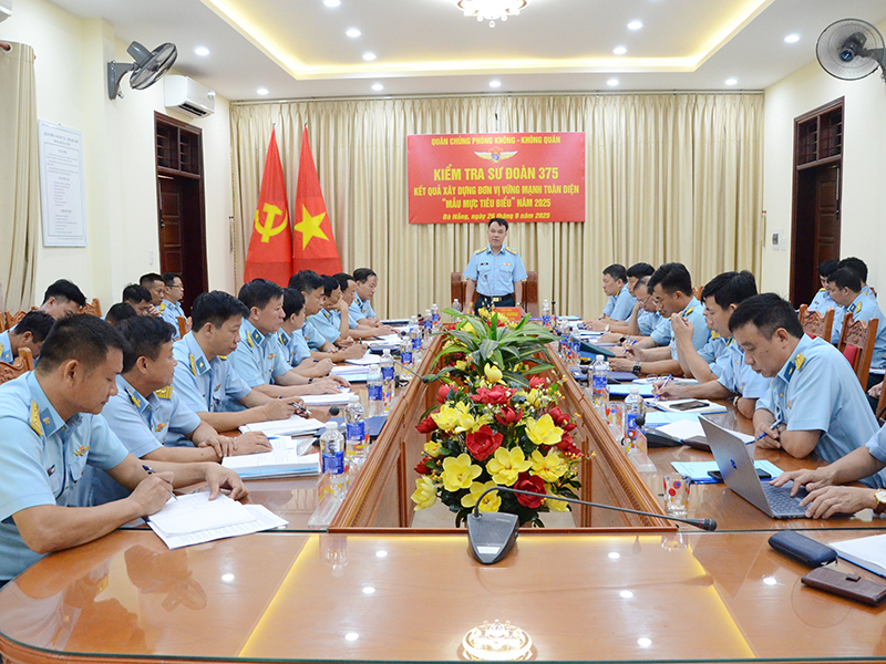 Quân chủng Phòng không - Không quân kiểm tra xây dựng đơn vị vững mạnh toàn diện “mẫu mực, tiêu biểu” các đơn vị khu vực miền Trung
