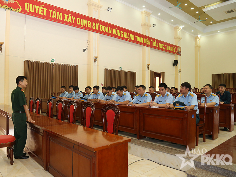 Hội đồng Phối hợp phổ biến, gi&aacute;o dục ph&aacute;p luật Bộ Quốc ph&ograve;ng kiểm tra tại c&aacute;c đơn vị Qu&acirc;n chủng Ph&ograve;ng kh&ocirc;ng - Kh&ocirc;ng qu&acirc;n