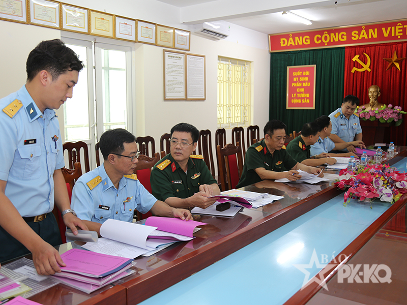 Hội đồng Phối hợp phổ biến, gi&aacute;o dục ph&aacute;p luật Bộ Quốc ph&ograve;ng kiểm tra tại c&aacute;c đơn vị Qu&acirc;n chủng Ph&ograve;ng kh&ocirc;ng - Kh&ocirc;ng qu&acirc;n