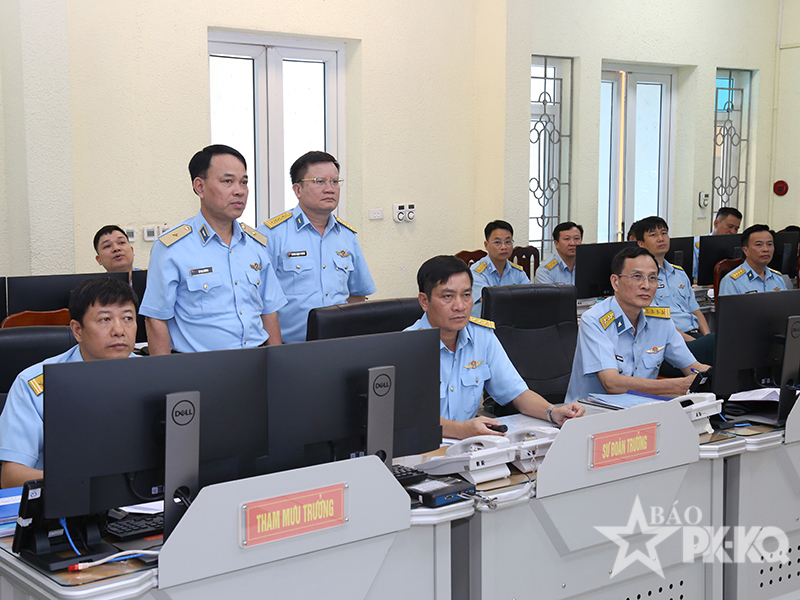 Quân chủng Phòng không-Không quân kiểm tra kết quả xây dựng đơn vị vững mạnh toàn diện “mẫu mực, tiêu biểu” năm 2026 tại Sư đoàn 361