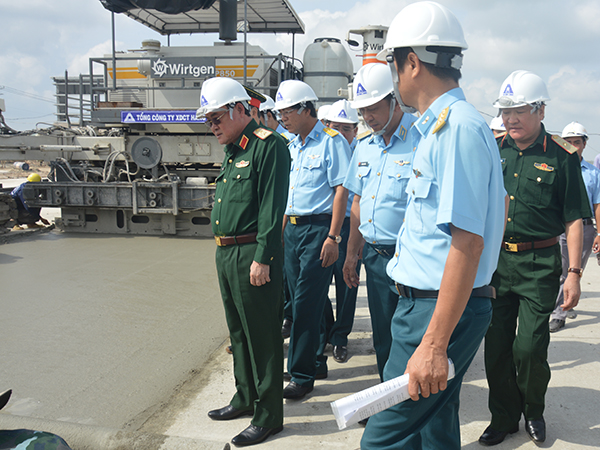 Đoàn công tác Bộ Quốc phòng kiểm tra tiến độ Dự án cải tạo, nâng cấp Sân bay Cần Thơ