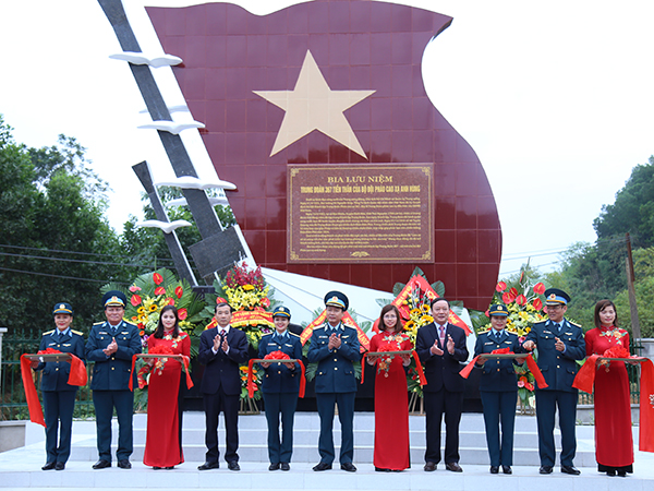Quân chủng PK-KQ khánh thành Bia lưu niệm tại xã Bộc Nhiêu