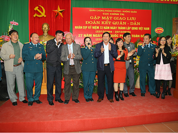 Cục Chính trị Quân chủng PK-KQ tổ chức gặp mặt giao lưu đoàn kết quân - dân