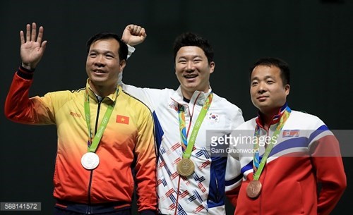 Olympic Rio 2016: Xạ thủ Quân đội Hoàng Xuân Vinh xuất sắc giành Huy chương Bạc