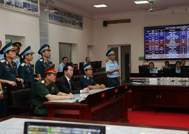 Chủ tịch nước Trần Đại Quang thăm và làm việc tại Quân chủng PK-KQ