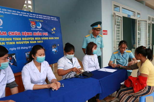 Trường Sĩ quan Không quân tham gia Chương trình “Tình nguyện mùa Đông” và “Xuân tình nguyện” tại huyện Khánh Vĩnh, tỉnh Khánh Hòa