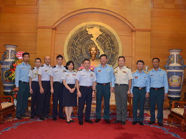 Đoàn Chuyên gia Cứu hộ, cứu nạn Hàng không Nhật Bản thăm và làm việc tại Quân chủng PK-KQ	