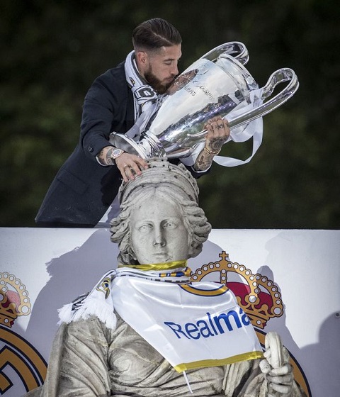 Real nhuộm trắng Quảng trường Cibeles với chức vô địch Champions League ở Madrid