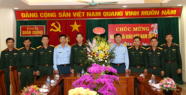 Bộ Tư lệnh Quân chủng và Cục Chính trị chúc mừng các Học viện, Nhà trường nhân Ngày Nhà giáo Việt Nam 20-11